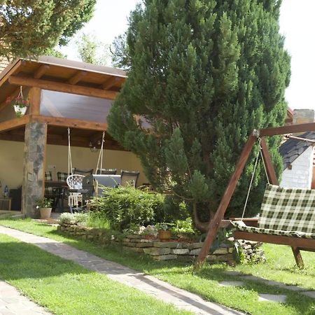 Zlty Domcek - Apartman Svabovce Buitenkant foto