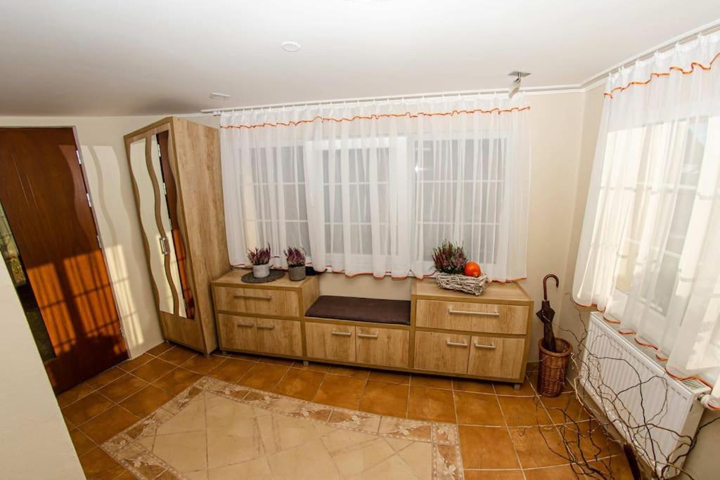 Zlty Domcek - Apartman Svabovce Buitenkant foto